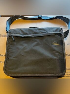 ResMed AirSense 10, AirCurve 10 or AirSense 11    CPAP Machine Carry Case EUC